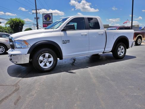 Used 2019 RAM 1500 Classic SLT w/ Protection Group AWD/4WD image 4