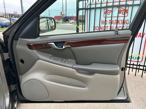 Used 2000 Cadillac De Ville Sedan w/ Comfort/Convenience Pkg image 14