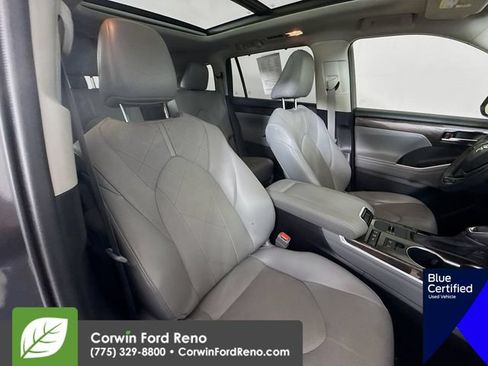 Used 2021 Toyota Highlander Platinum AWD/4WD image 34
