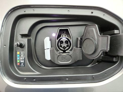 Used 2023 BMW iX xDrive50 w/ Ultimate Package 2 AWD/4WD image 41