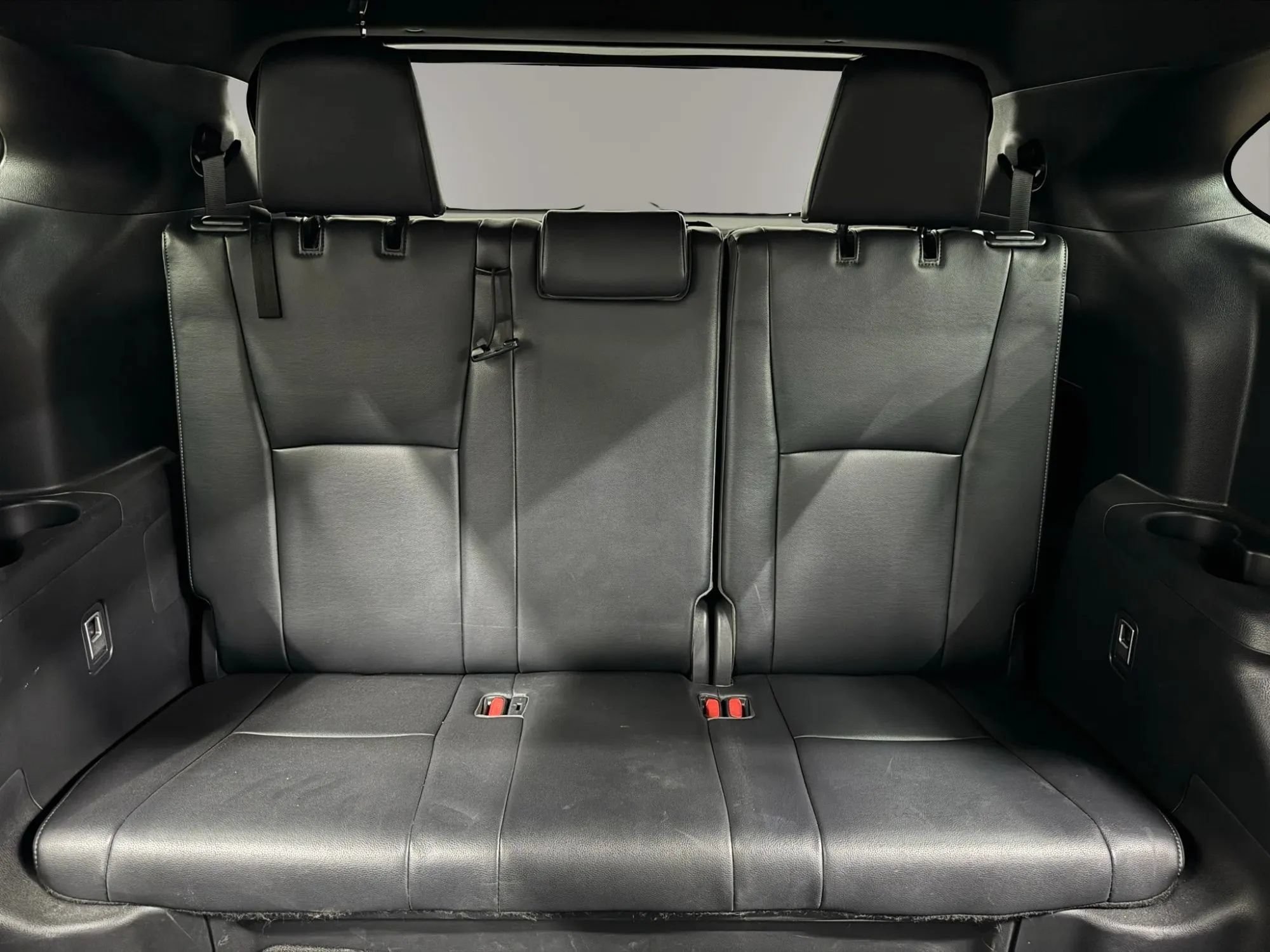 Used 2023 Toyota Highlander XSE FWD image 12