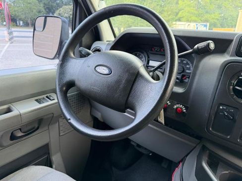 Used 2013 Ford E-250 and Econoline 250 w/ PWR Group RWD image 13
