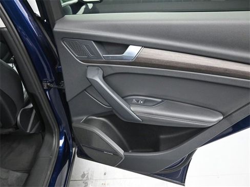Used 2024 Audi Q5 2.0T Premium Plus image 18