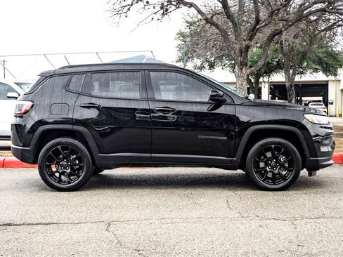Used 2025 Jeep Compass Latitude w/ Altitude Special Edition image 4