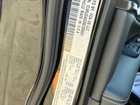 New 2025 Jeep Grand Cherokee Altitude image 28