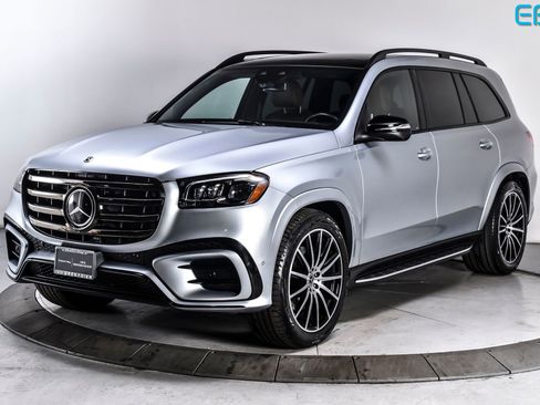 Used 2025 Mercedes-Benz GLS 450 4MATIC image 2