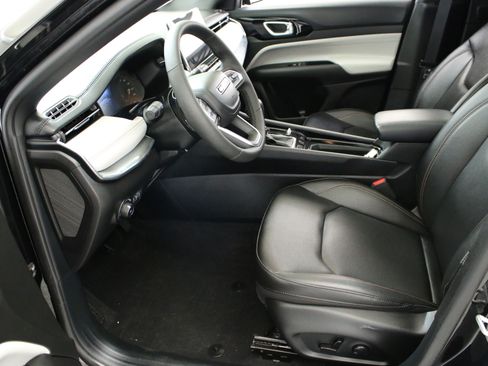Used 2024 Jeep Compass Limited w/ Sun and Sound Group AWD/4WD image 25