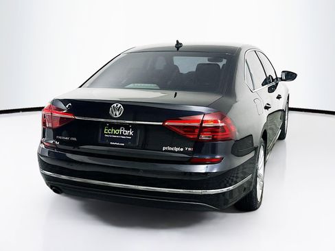 Used 2017 Volkswagen Passat 1.8T SEL Premium image 9