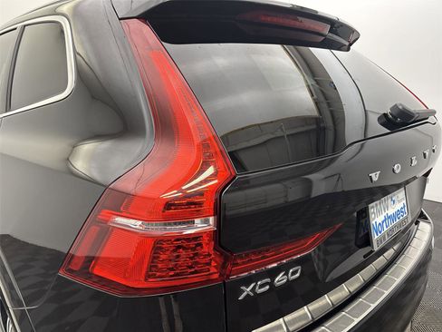 Used 2021 Volvo XC60 T5 Inscription w/ Climate Package image 19