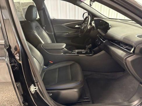 Used 2025 Buick Envista Sport Touring FWD image 23