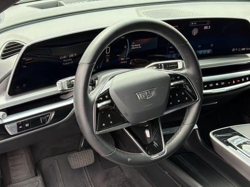 Certified 2024 Cadillac Lyriq Luxury AWD/4WD image 27