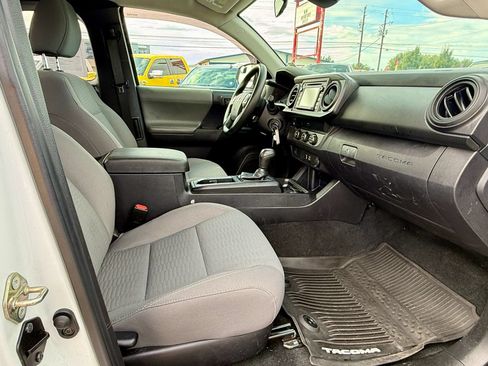 Used 2019 Toyota Tacoma SR RWD image 18