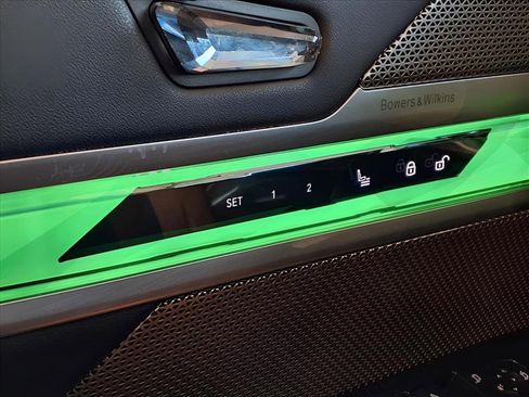 Used 2024 BMW 740i image 27