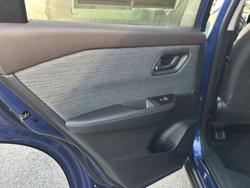 Used 2021 Nissan Rogue S image 15