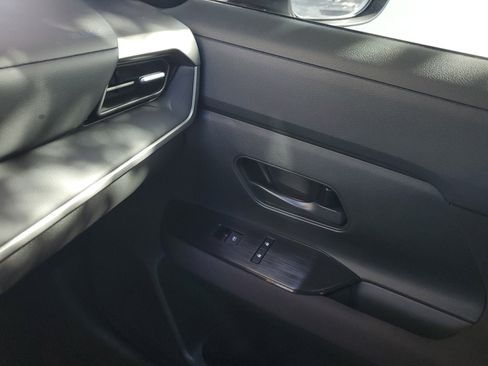 Certified 2025 Nissan Kicks S image 28