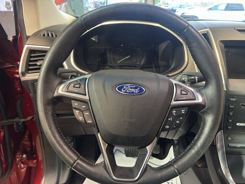 Used 2017 Ford Edge Titanium w/ Technology Package AWD/4WD image 18