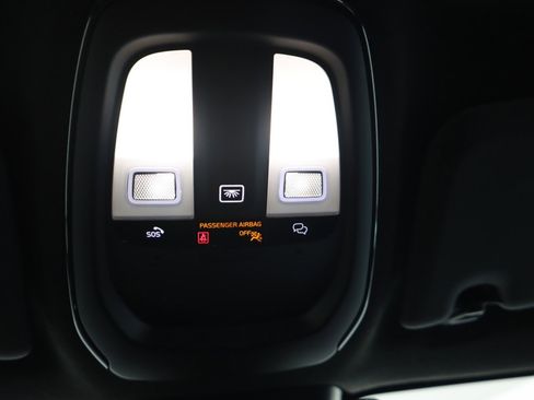 Used 2024 Volvo C40 Recharge Core image 24