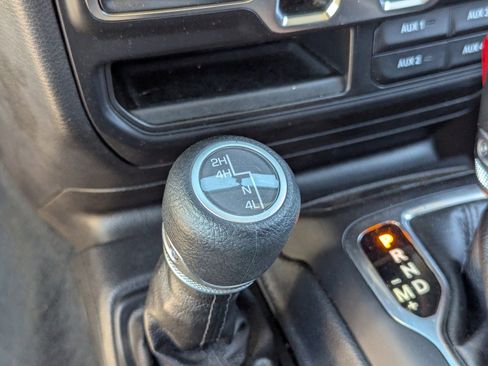 Used 2023 Jeep Gladiator Willys image 31