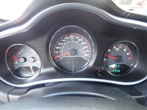 Used 2013 Dodge Avenger SE FWD image 4