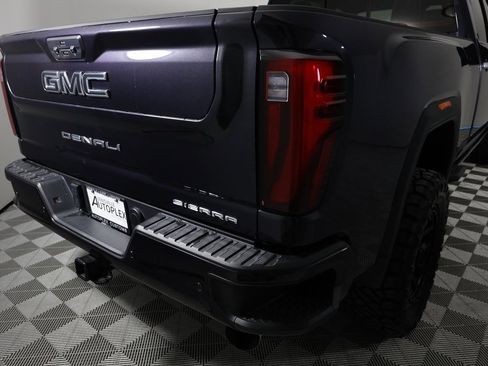 Used 2024 GMC Sierra 2500 Denali Ultimate image 65