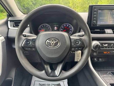 Used 2020 Toyota RAV4 LE AWD/4WD image 22