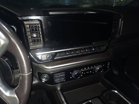 Used 2022 Chevrolet Silverado 1500 RST w/ Convenience Package II RWD image 7
