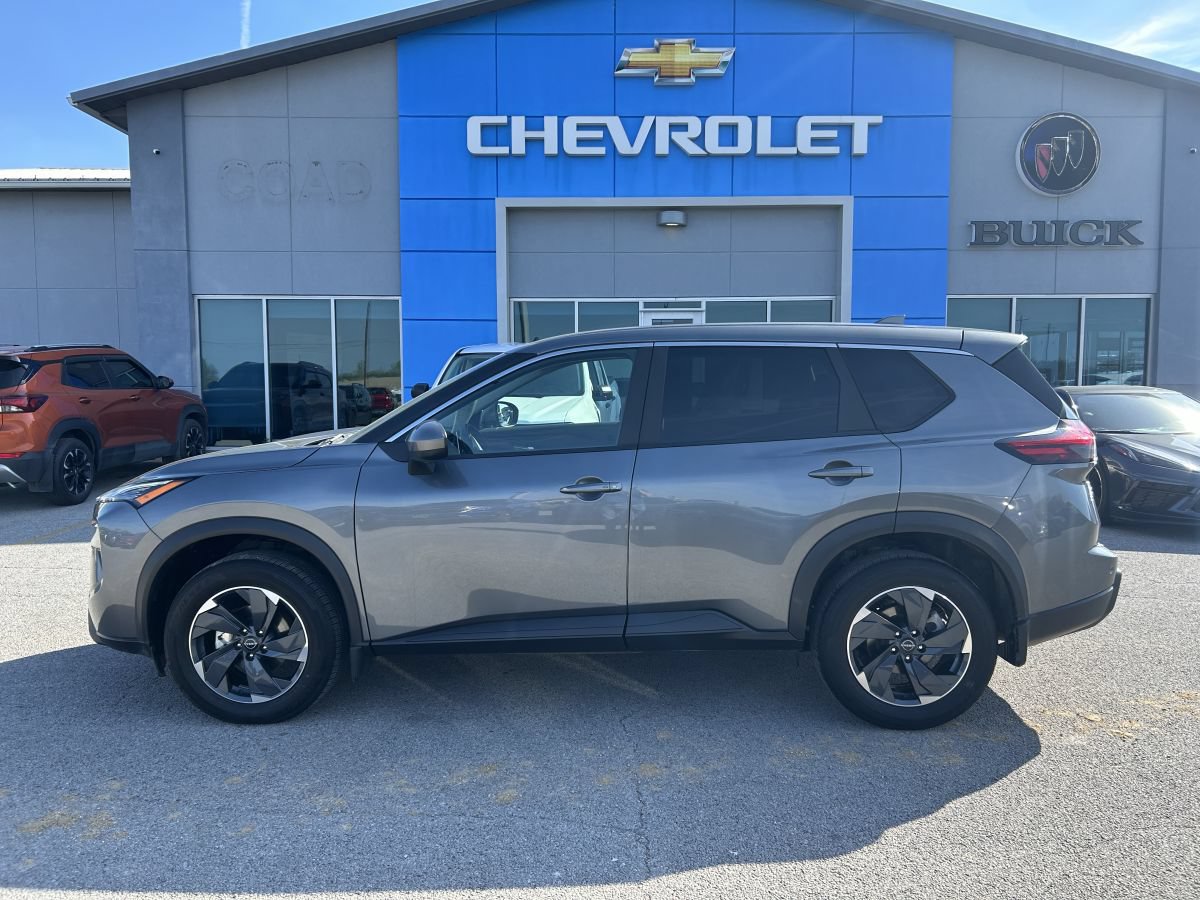 Used 2024 Nissan Rogue SV FWD image 4