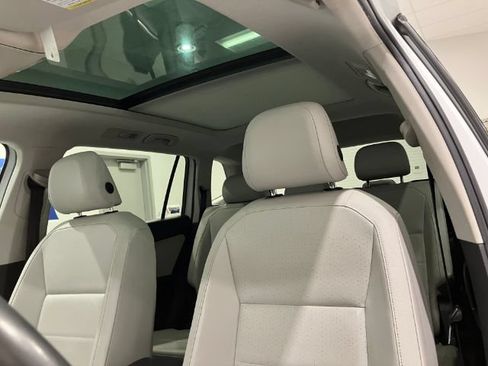 Used 2020 Volkswagen Tiguan SEL w/ 3rd Row Seat Package AWD/4WD image 23