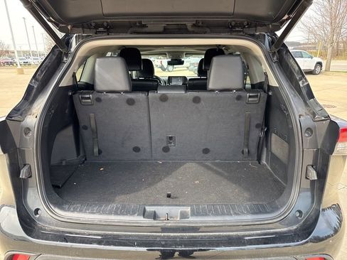 Used 2022 Toyota Highlander XLE image 15