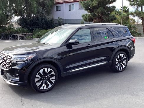 Used 2025 Ford Explorer Platinum w/ LUX Leather Package image 5