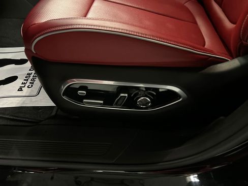 Used 2024 Jeep Wagoneer Launch Edition image 13