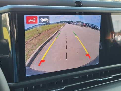 New 2025 Jeep Wrangler Unlimited Rubicon w/ Technology Group image 19