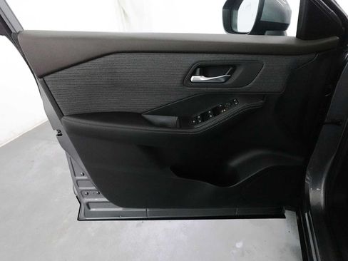 Used 2023 Nissan Rogue SV AWD/4WD image 10