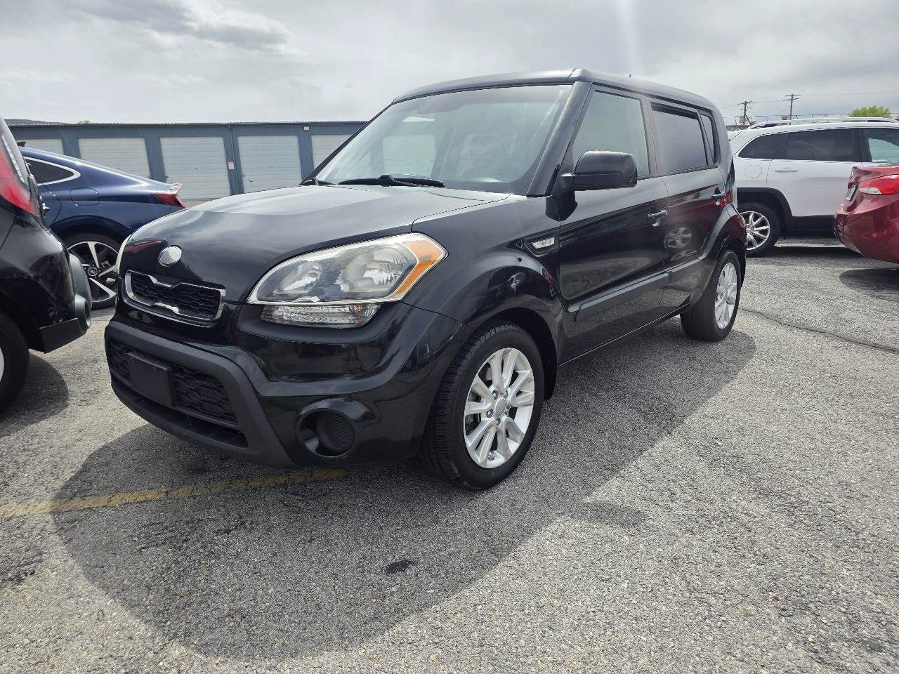 Used 2013 Kia Soul FWD image 1
