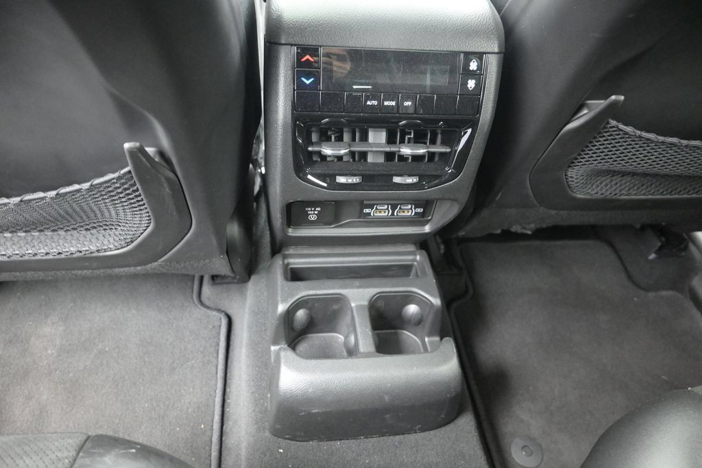Used 2023 Jeep Grand Cherokee L Laredo AWD/4WD image 14