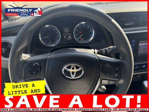 Used 2018 Toyota Corolla LE image 15