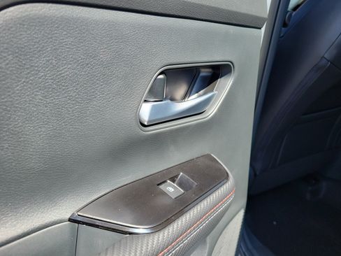 Used 2025 Nissan Kicks SR image 12