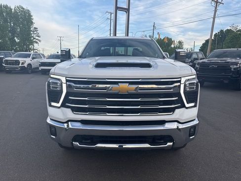 New 2026 Chevrolet Silverado 2500 LTZ w/ LTZ Convenience Package AWD/4WD image 8