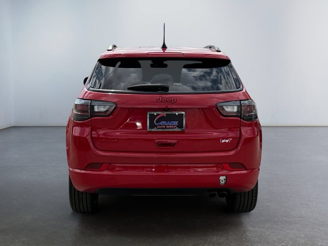 Used 2022 Jeep Compass Limited w/ (RED) Package AWD/4WD image 6