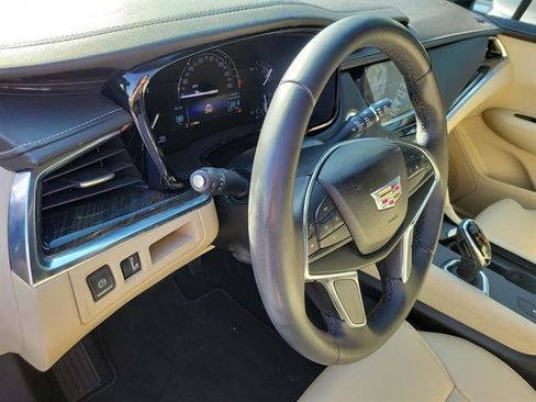 Used 2018 Cadillac XT5 FWD w/ LPO, Wheel Lock Package image 40