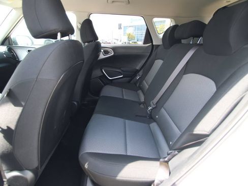 Used 2025 Kia Soul S FWD image 7