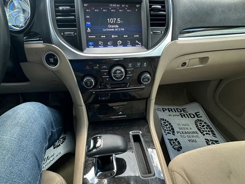 Used 2014 Chrysler 300 AWD image 10