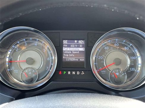 Used 2014 Chrysler Town & Country Touring image 21