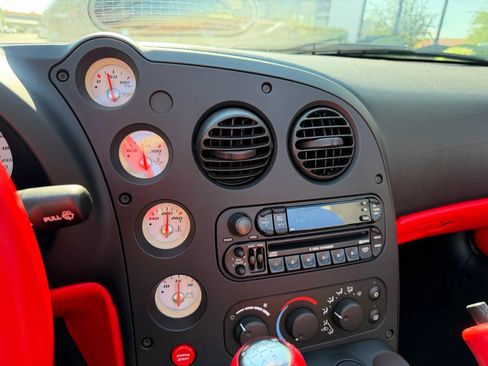Used 2004 Dodge Viper SRT-10 image 17