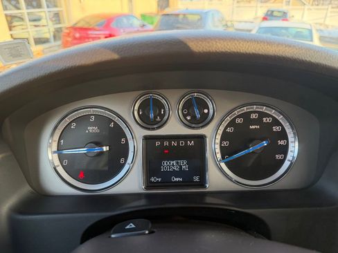 Used 2011 Cadillac Escalade Premium image 15