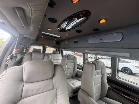 Used 2010 Chevrolet Express 2500 Extended w/ Preferred Equipment Group RWD image 13
