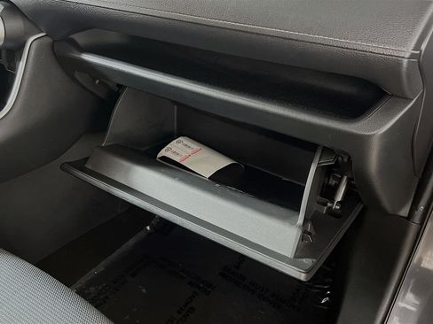 Used 2020 Toyota RAV4 LE FWD image 33