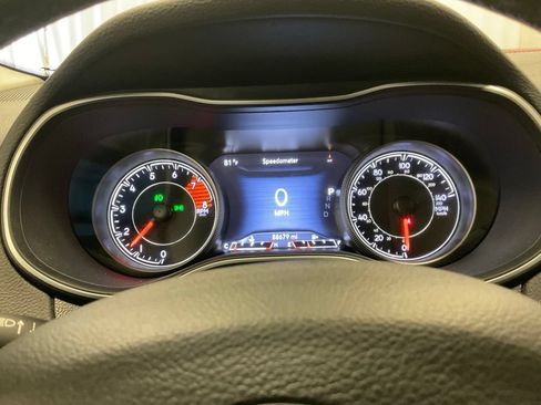 Used 2020 Jeep Cherokee Trailhawk w/ Cold Weather Group AWD/4WD image 2