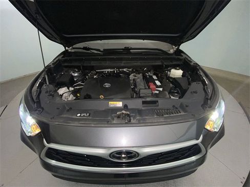 Used 2022 Toyota Highlander XLE image 27