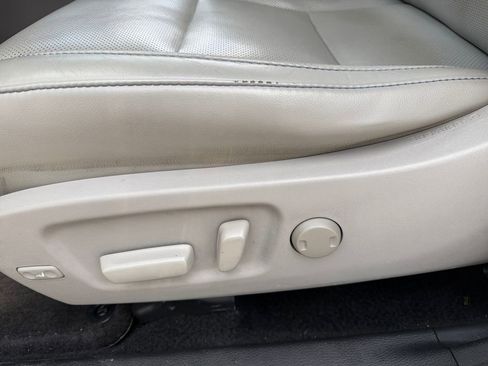 Used 2015 Toyota Highlander Limited AWD/4WD image 17